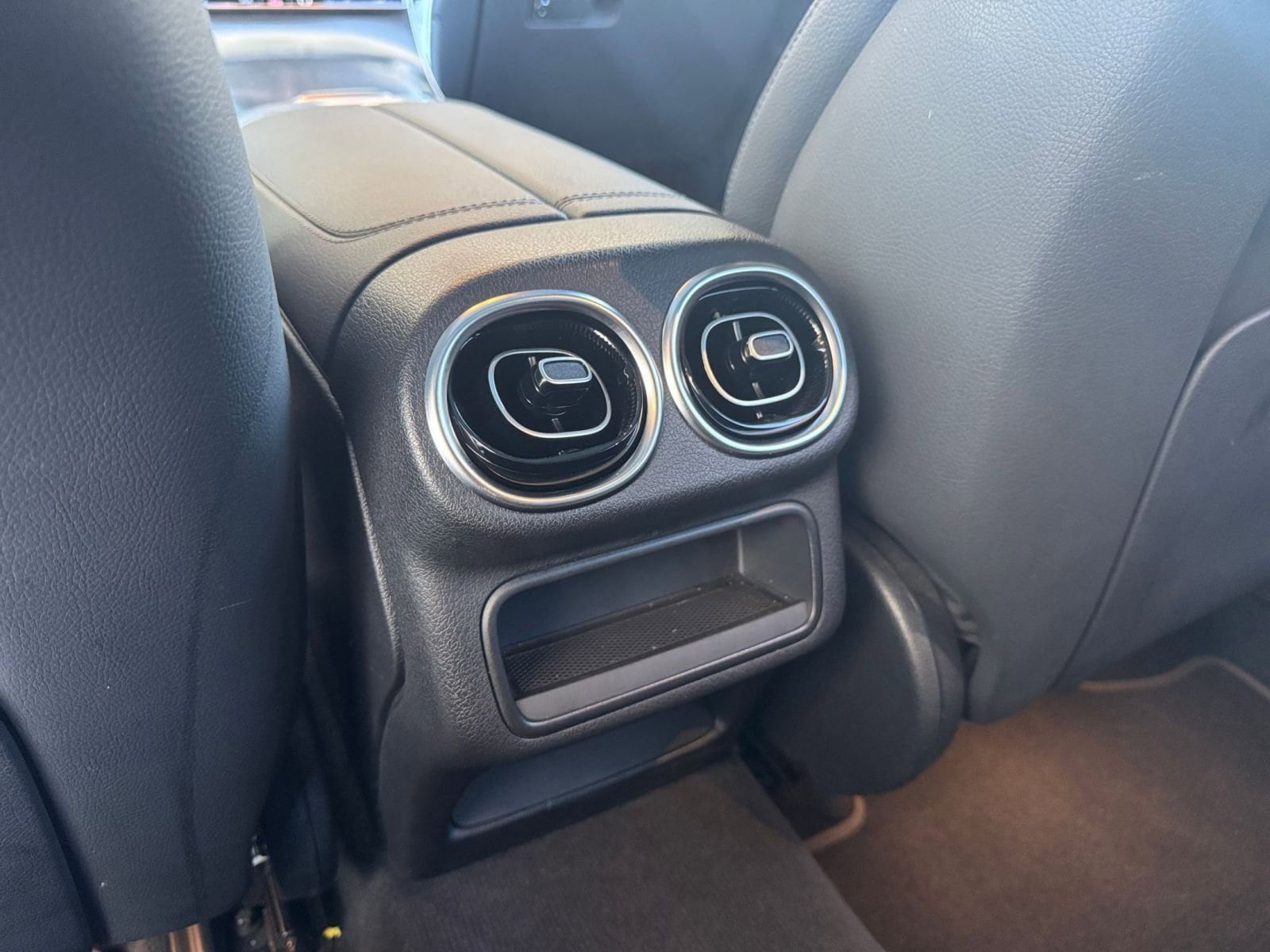 Thumbnail: 2024 Mercedes-Benz GLC - 23