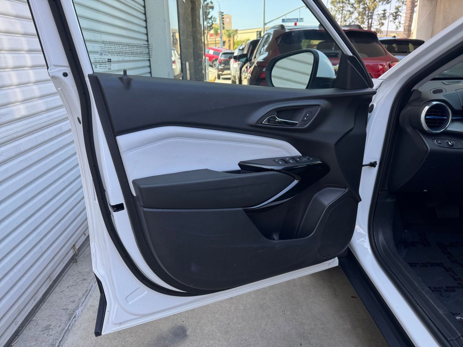 Thumbnail: 2025 Chevrolet Trax - 18