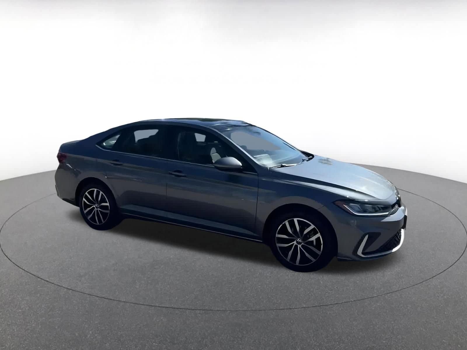 Thumbnail: 2025 Volkswagen Jetta - 2