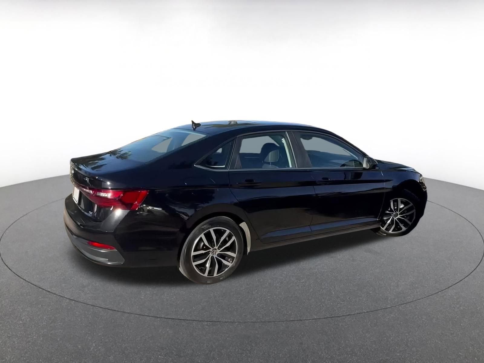 Thumbnail: 2025 Volkswagen Jetta - 15