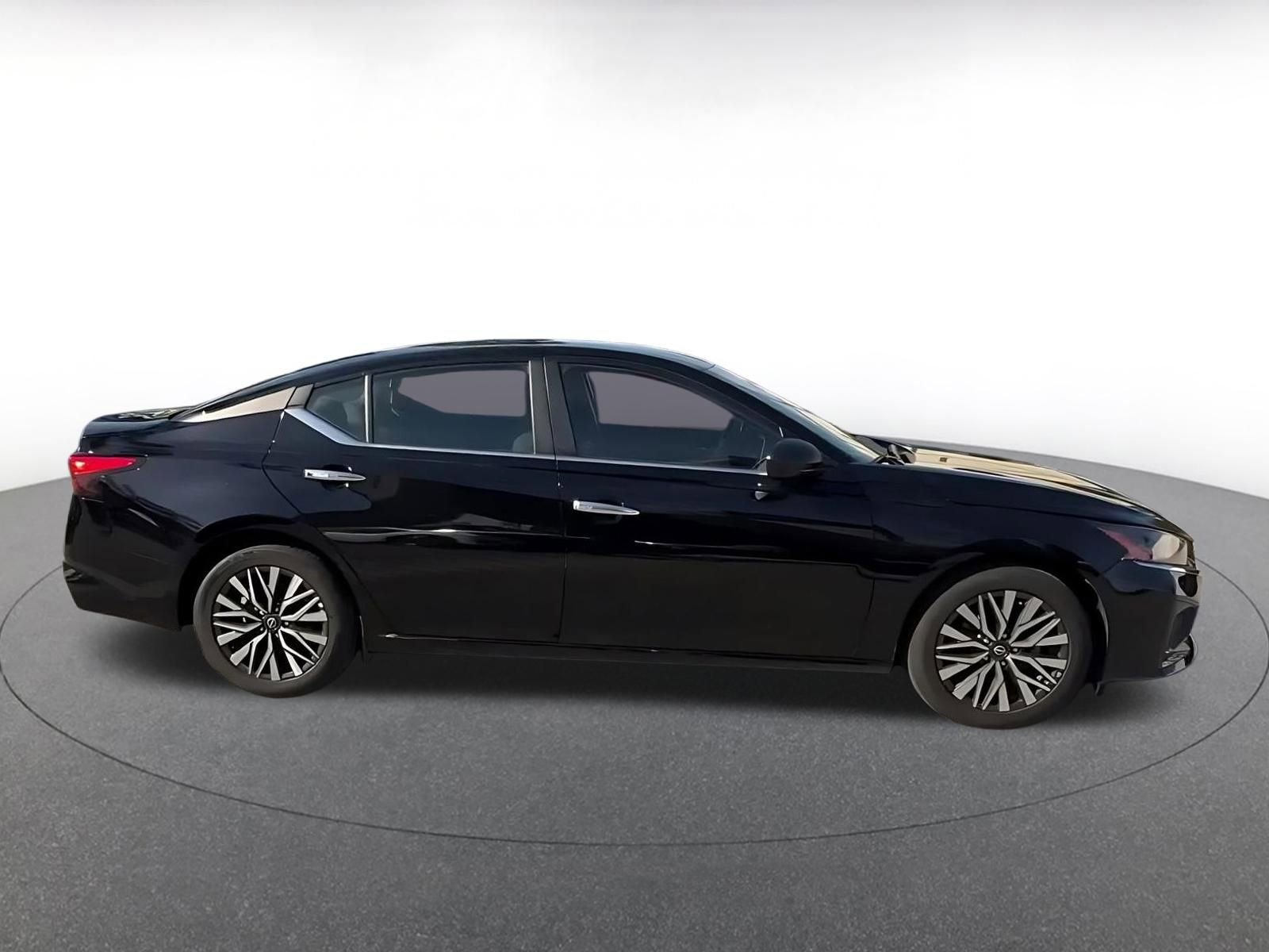 Thumbnail: 2025 Nissan Altima - 16