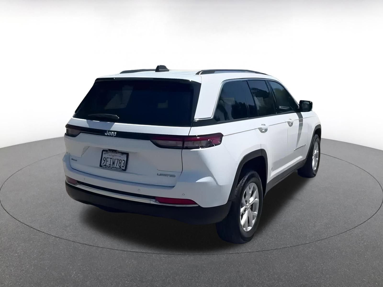 Thumbnail: 2024 Jeep Grand Cherokee - 12