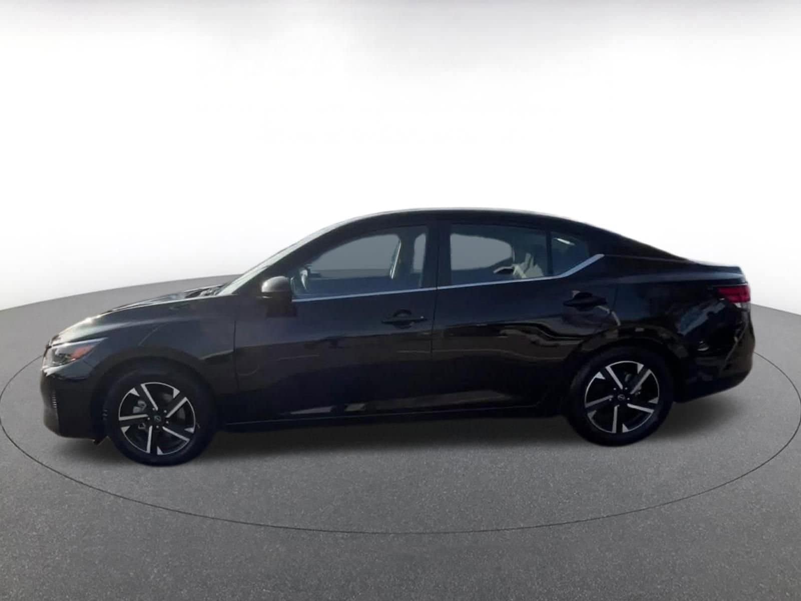 Thumbnail: 2025 Nissan Sentra - 9