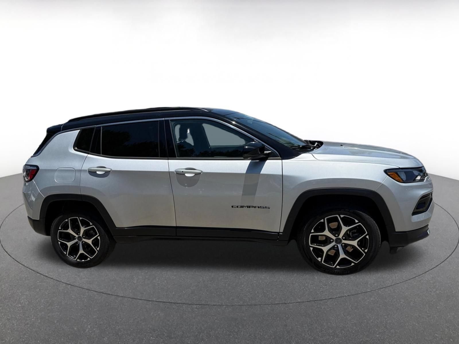 Thumbnail: 2025 Jeep Compass - 15
