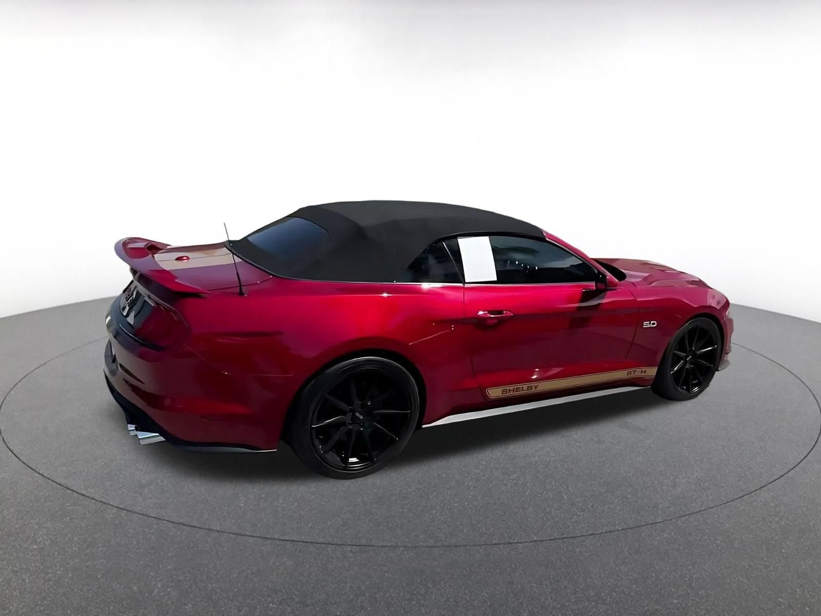 Thumbnail: 2022 Ford Mustang - 11