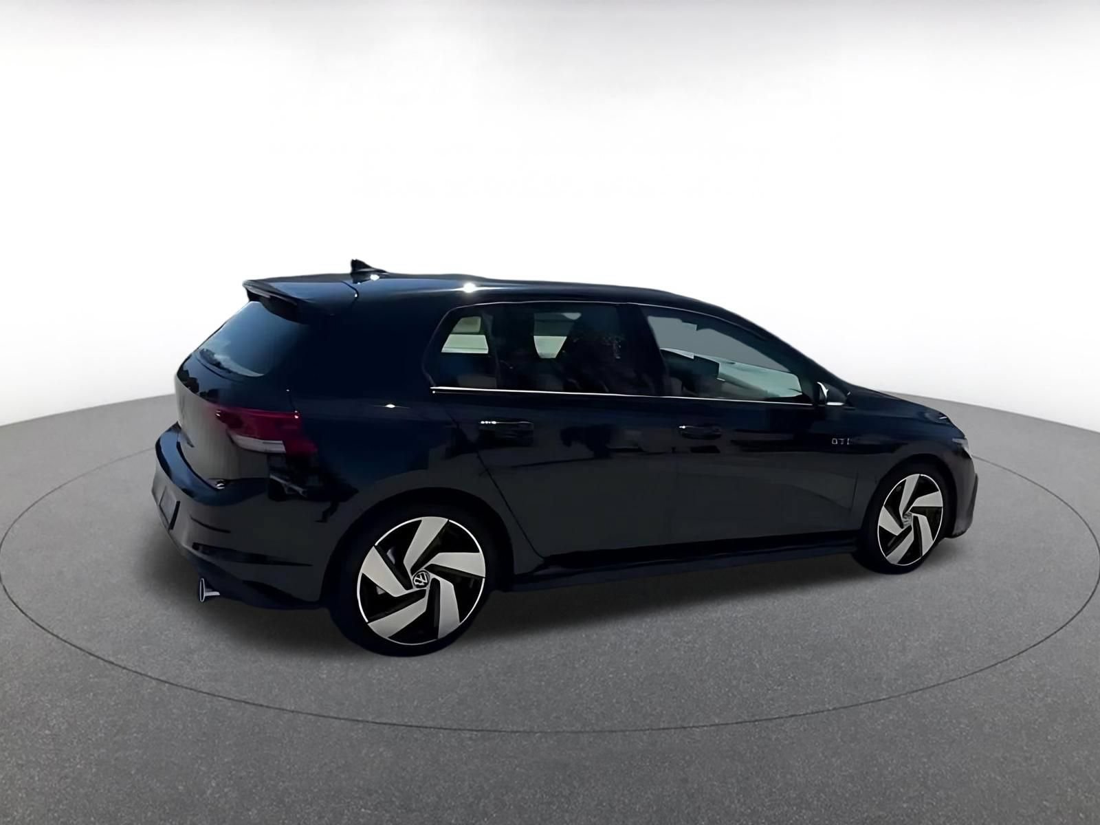 Thumbnail: 2026 Volkswagen Golf - 12