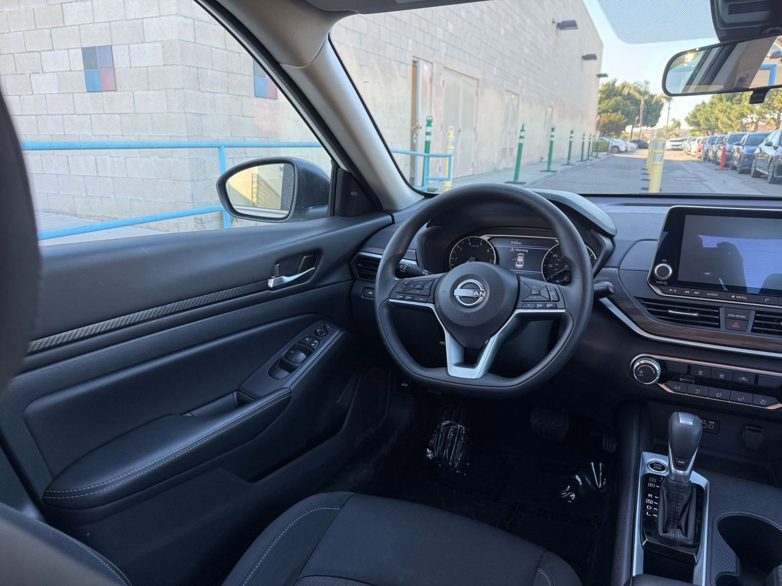 Thumbnail: 2025 Nissan Altima - 31