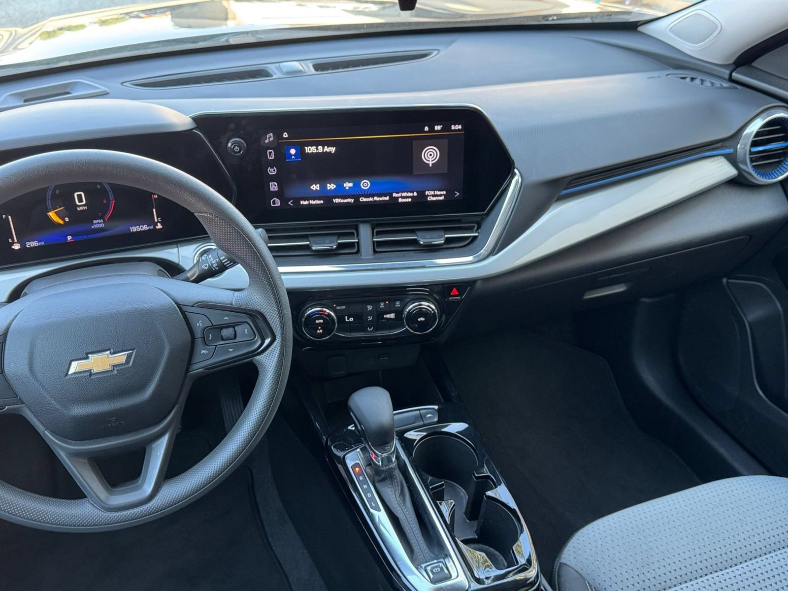 Thumbnail: 2025 Chevrolet Trax - 17