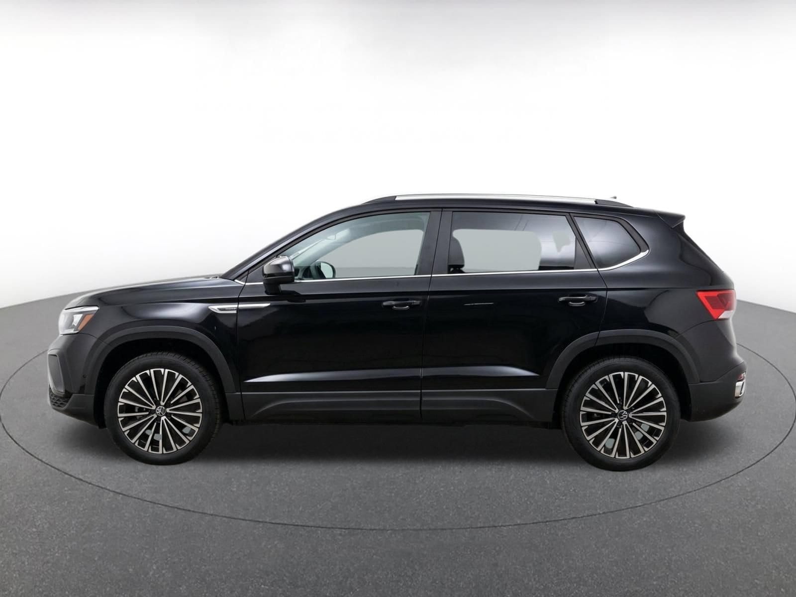 Thumbnail: 2026 Volkswagen Taos - 4