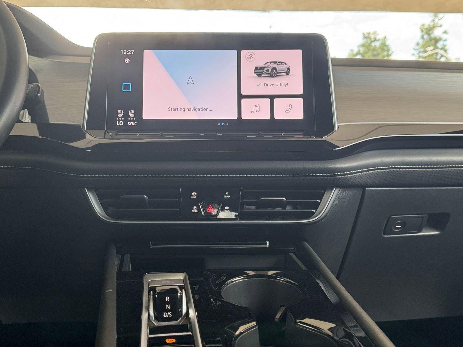 Thumbnail: 2025 Volkswagen Atlas - 21