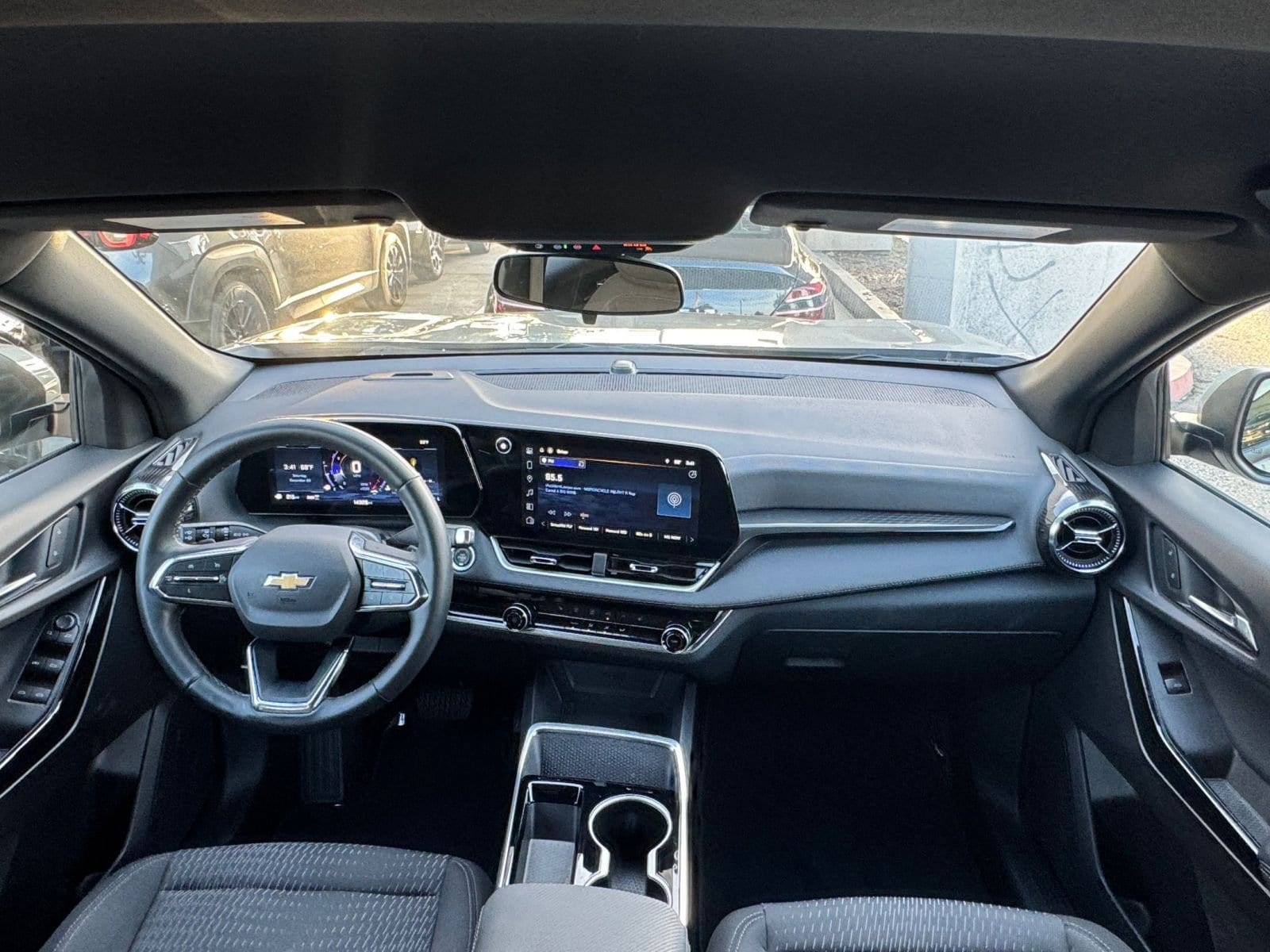 Thumbnail: 2025 Chevrolet Equinox - 32