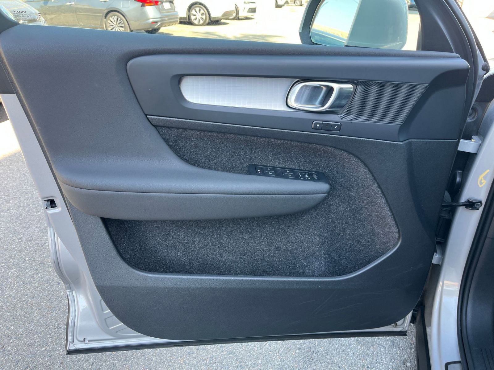 Thumbnail: 2024 Volvo XC40 - 20