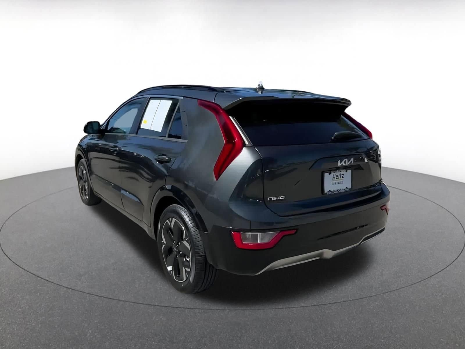 Thumbnail: 2023 Kia Niro - 11
