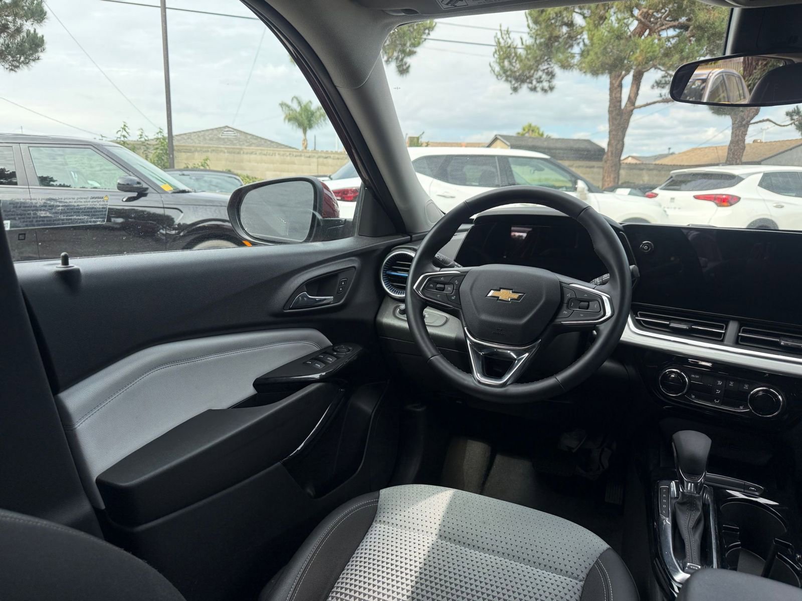 Thumbnail: 2025 Chevrolet Trax - 31