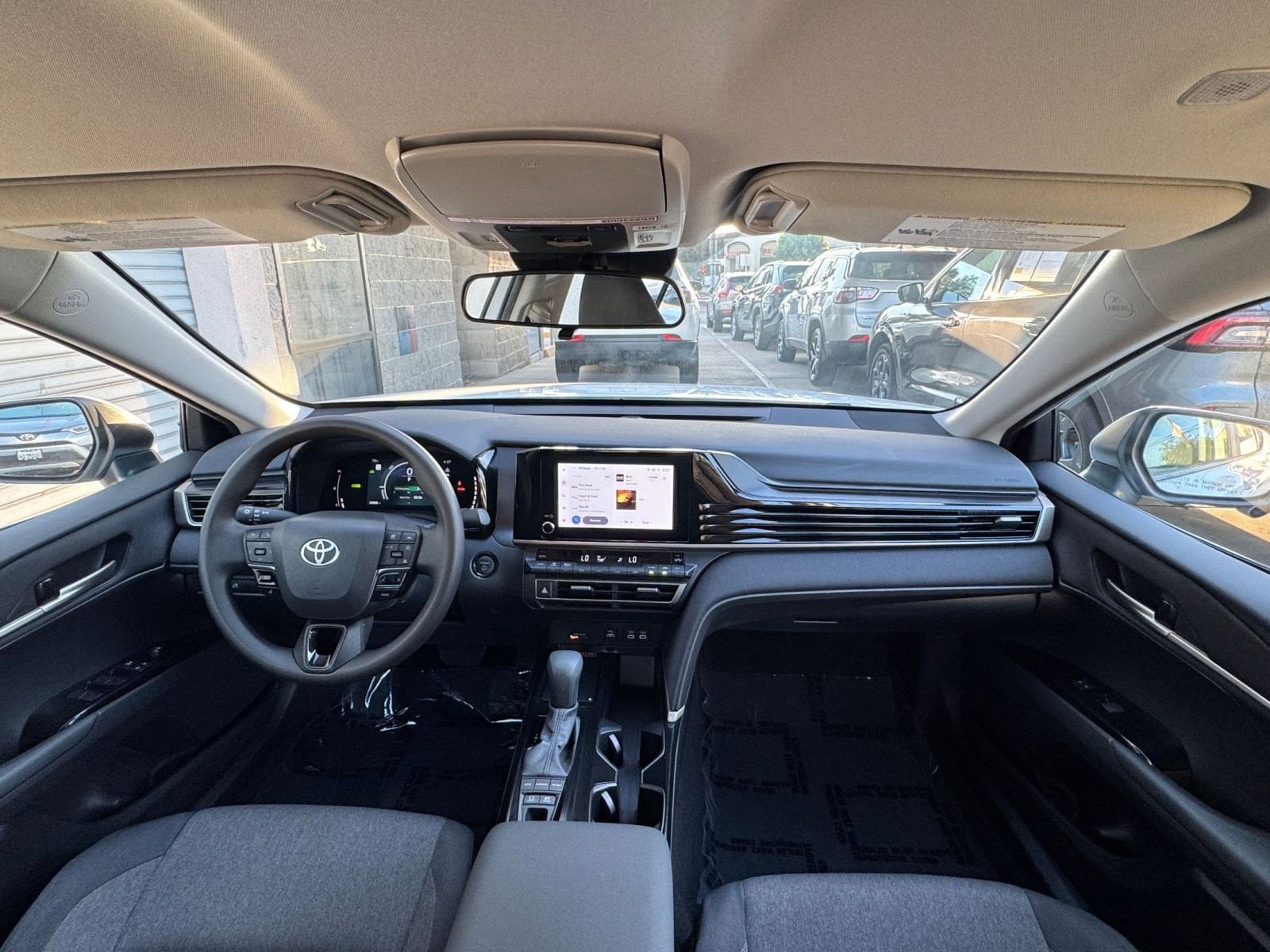 Thumbnail: 2025 Toyota Camry - 32