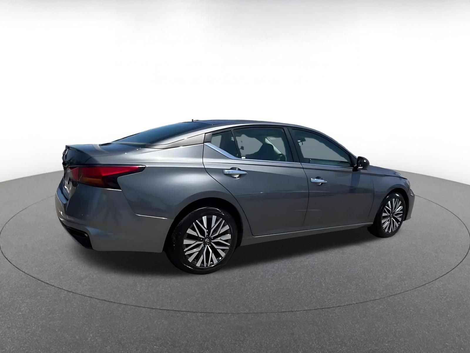 Thumbnail: 2025 Nissan Altima - 14