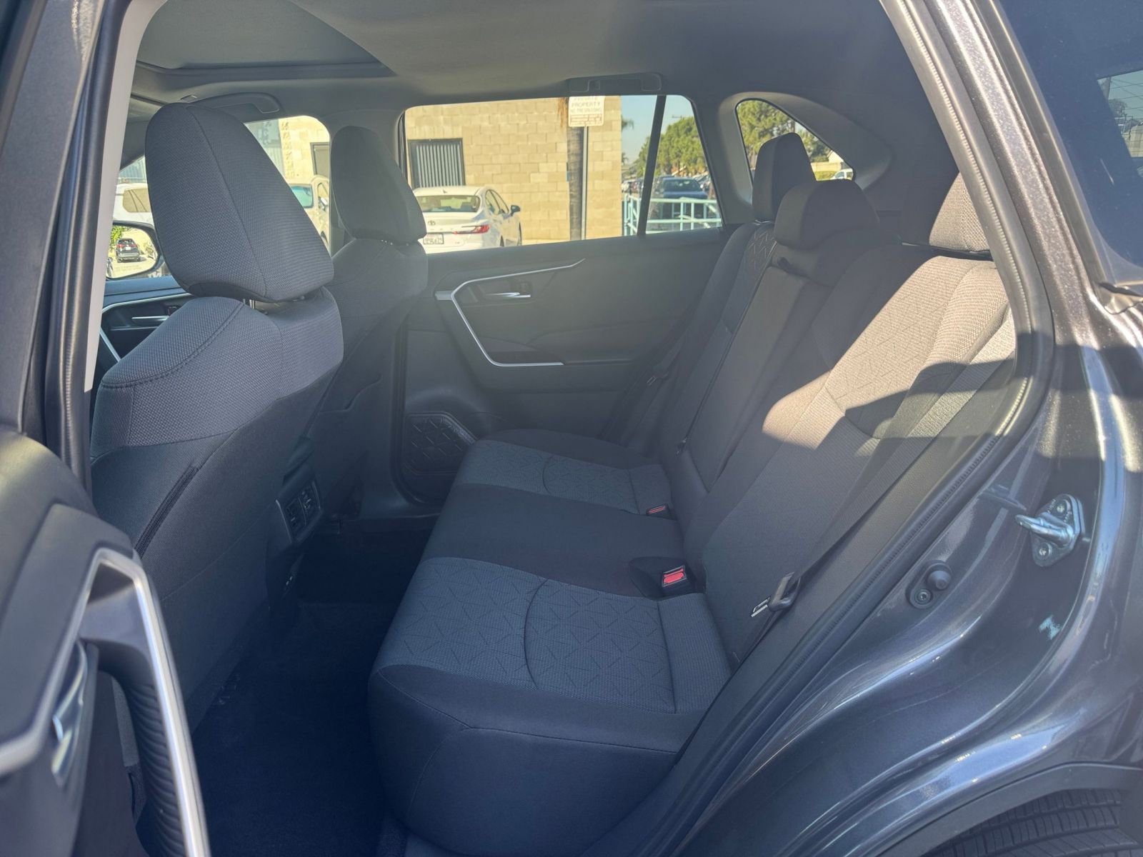 Thumbnail: 2025 Toyota RAV4 - 27