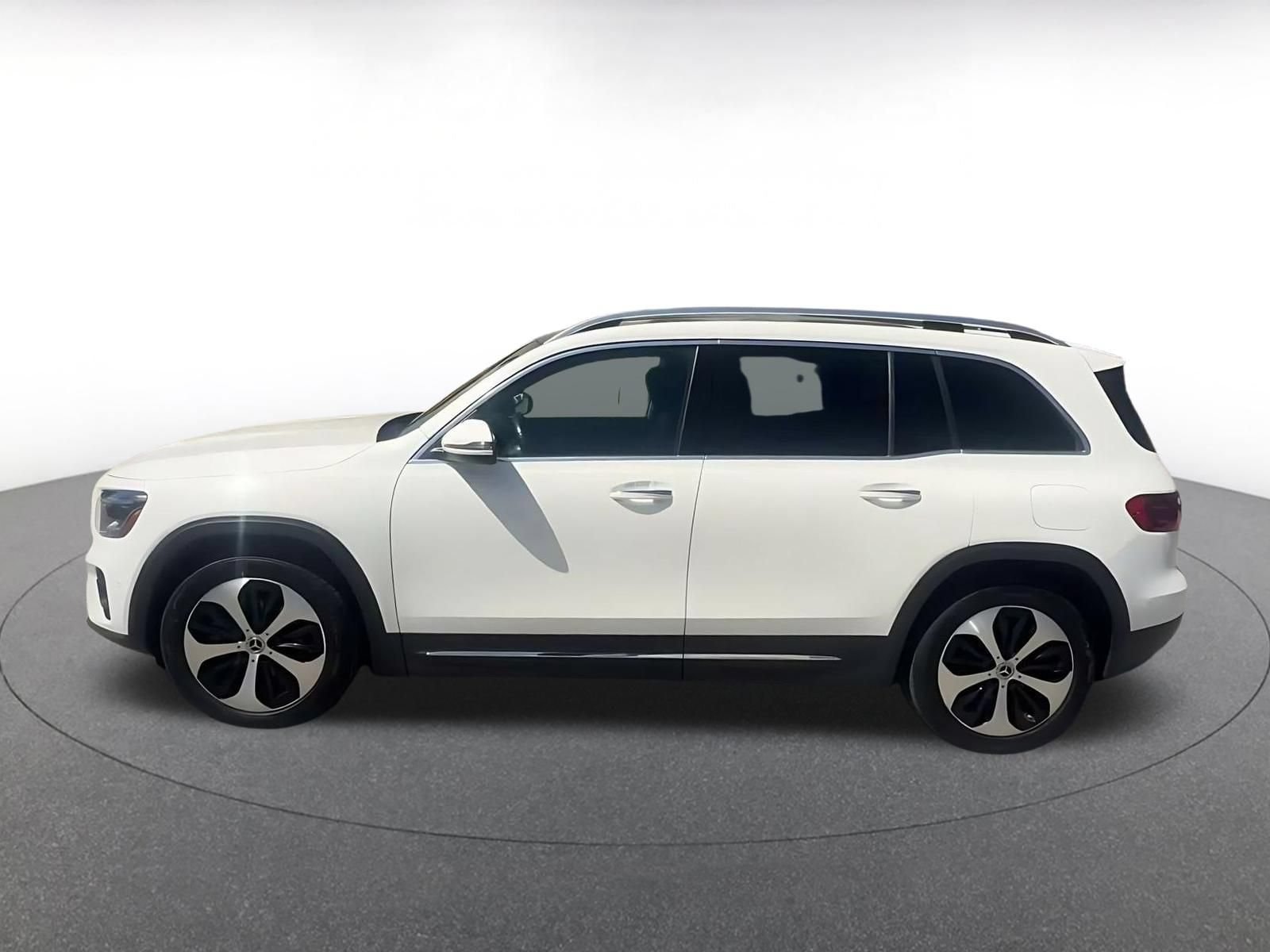 Thumbnail: 2025 Mercedes-Benz GLB - 9