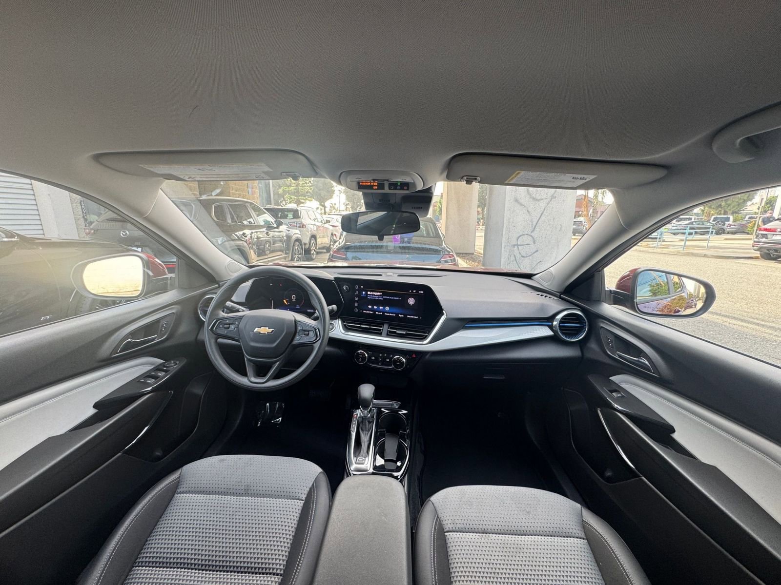 Thumbnail: 2025 Chevrolet Trax - 32