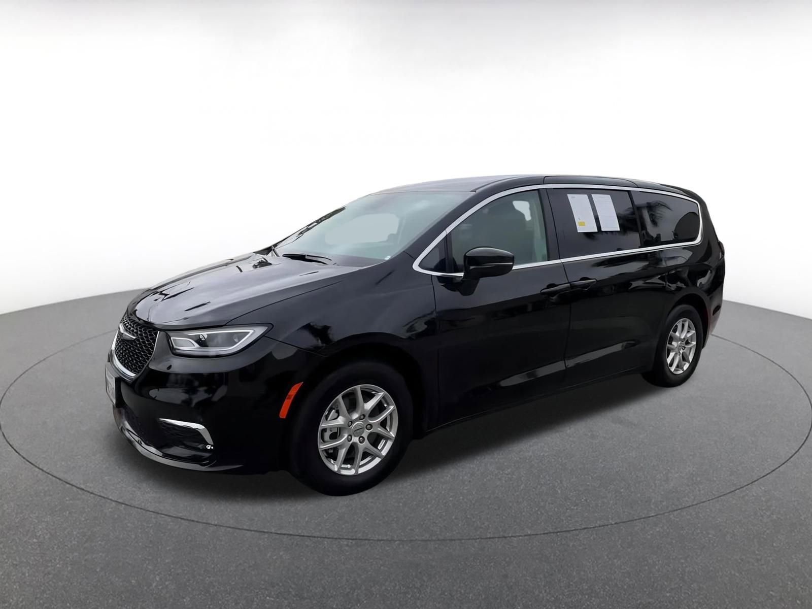 Thumbnail: 2024 Chrysler Pacifica - 8