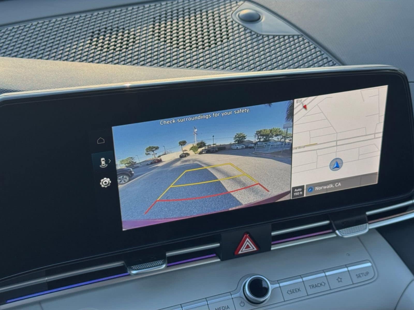 Thumbnail: 2025 Hyundai Elantra - 17