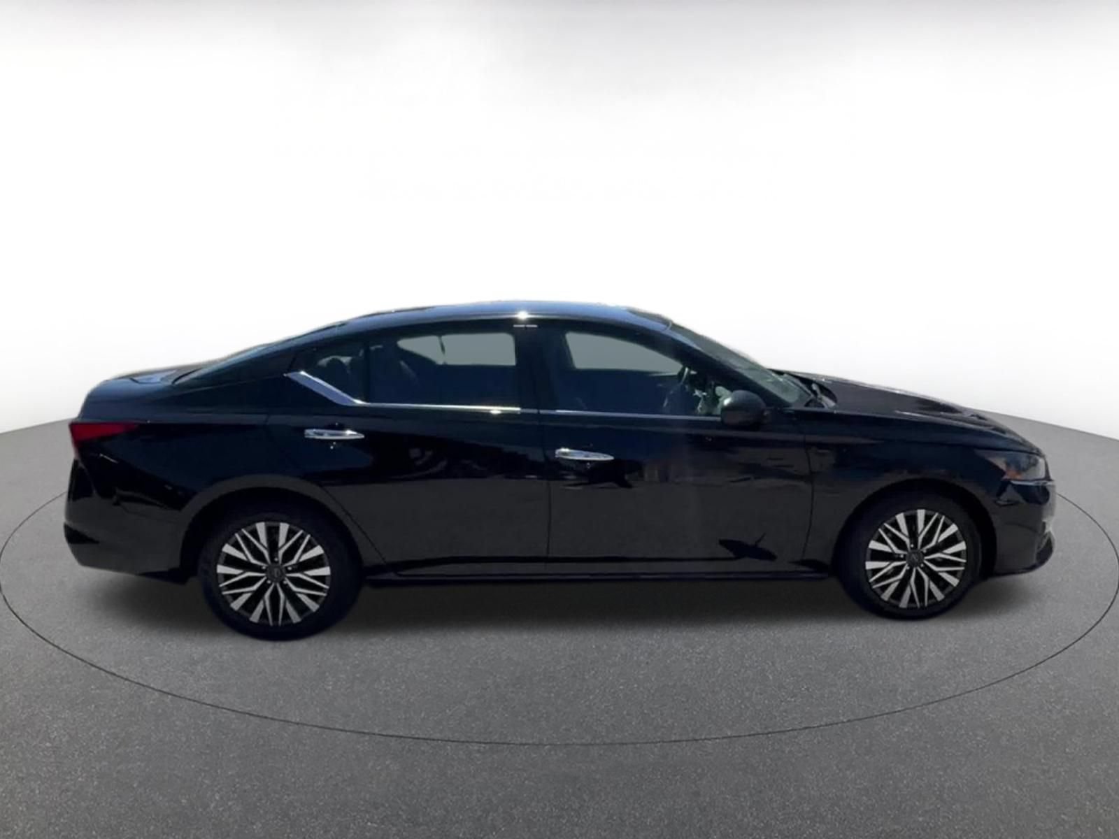 Thumbnail: 2025 Nissan Altima - 16