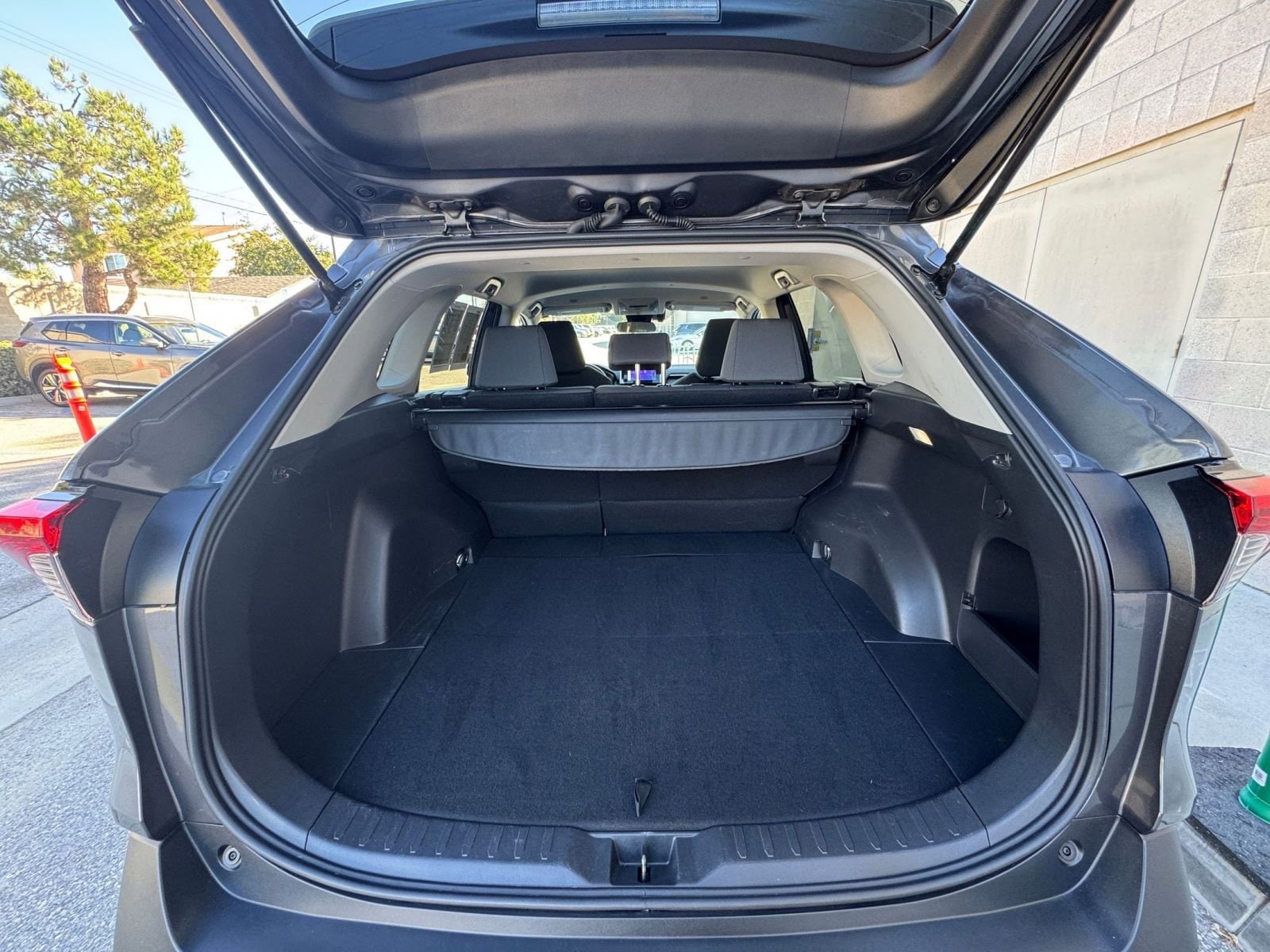 Thumbnail: 2025 Toyota RAV4 - 31