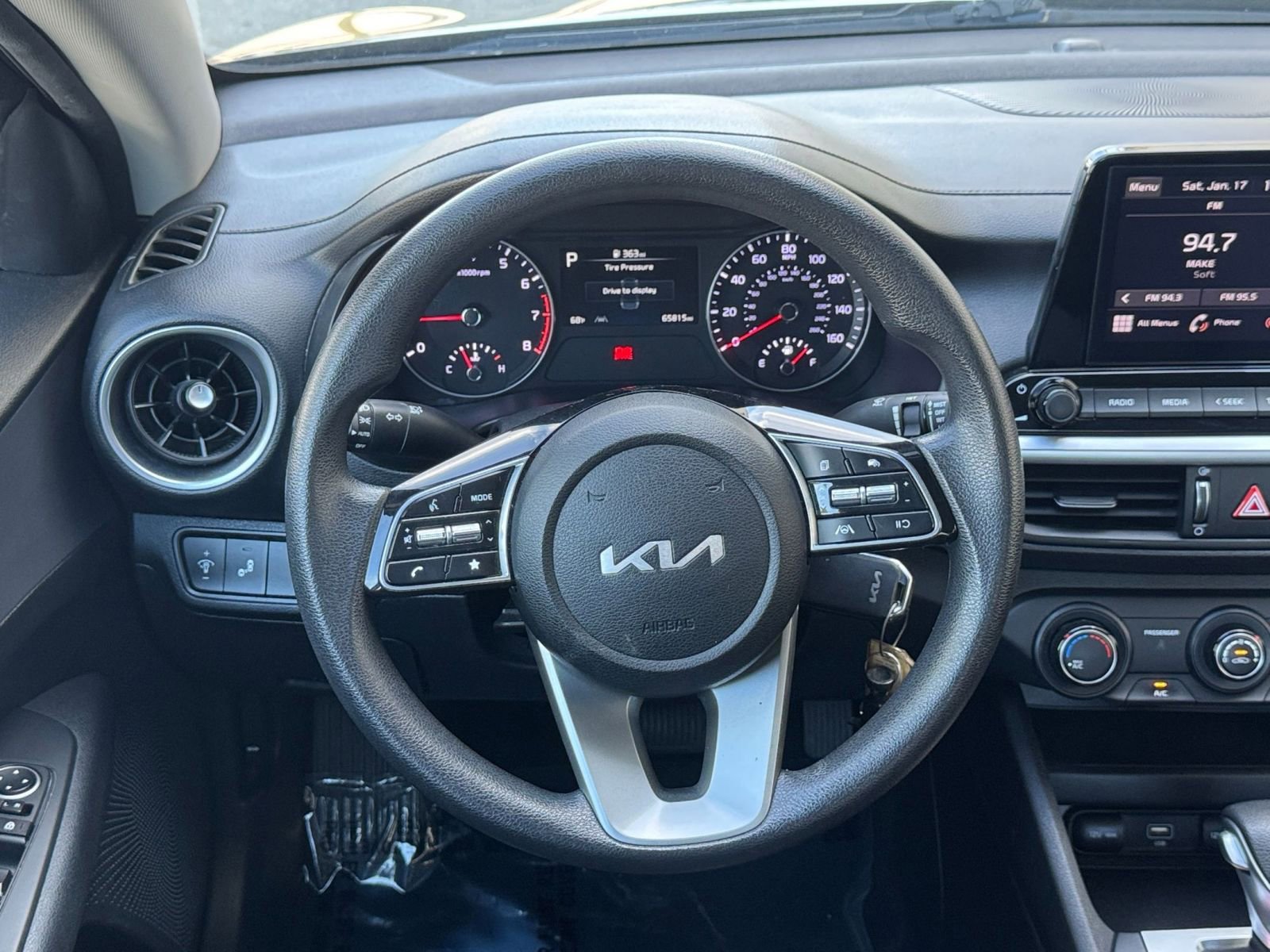 Thumbnail: 2023 Kia Forte - 25