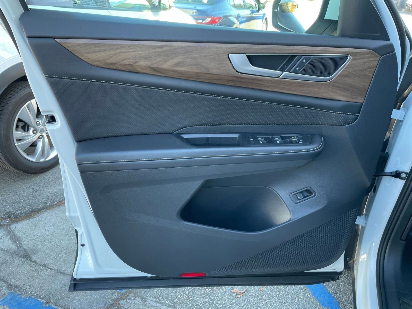 Thumbnail: 2025 Volkswagen Atlas - 20