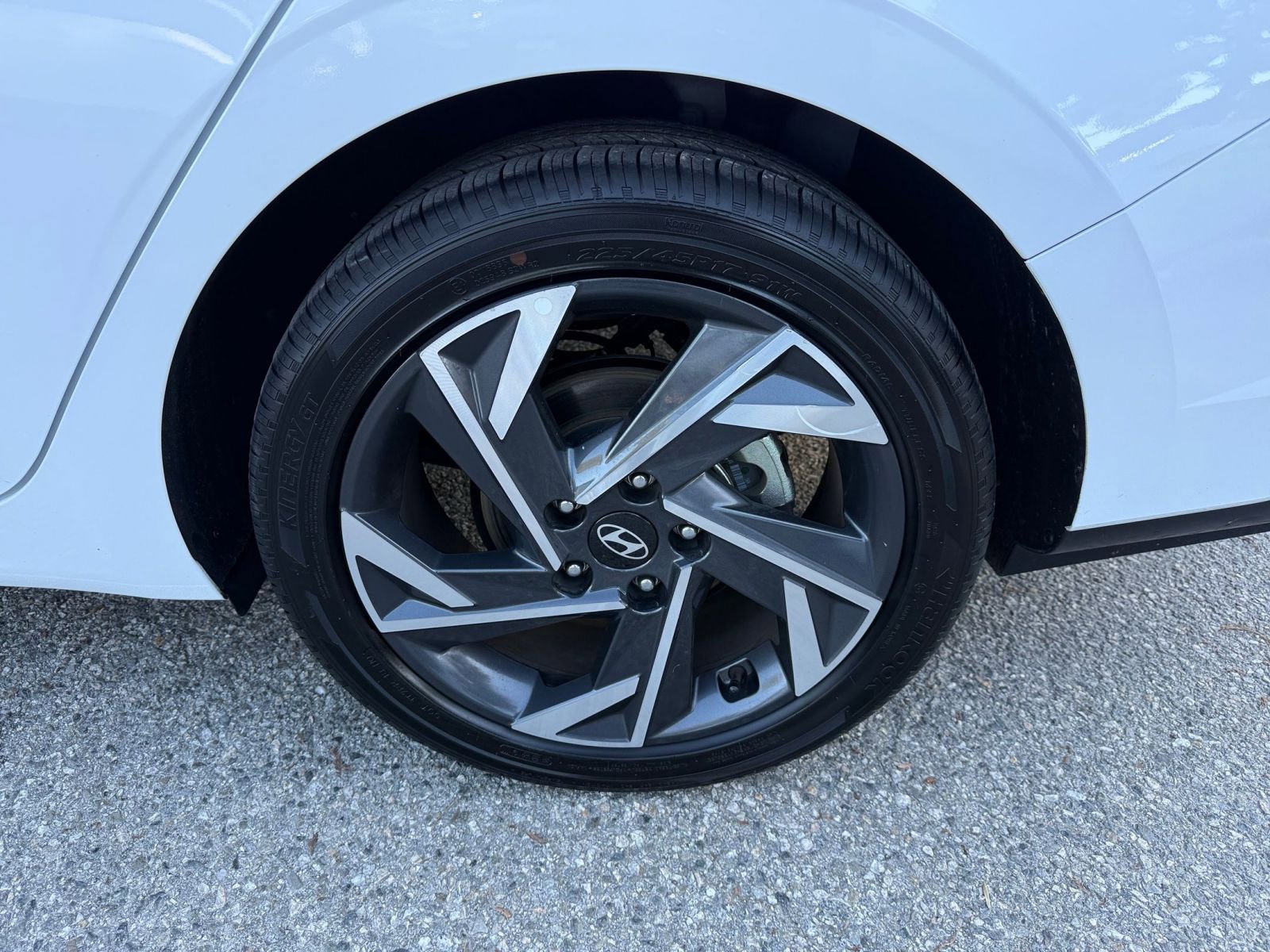 Thumbnail: 2025 Hyundai Elantra - 25