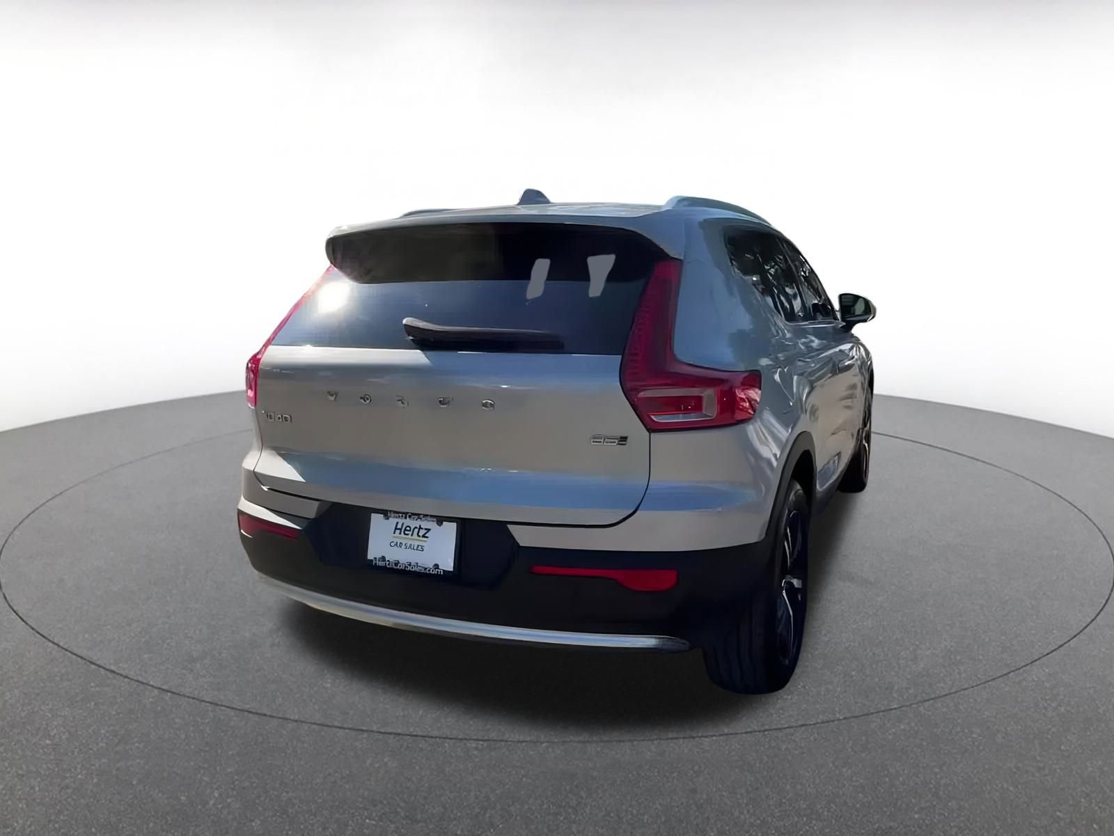 Thumbnail: 2024 Volvo XC40 - 14