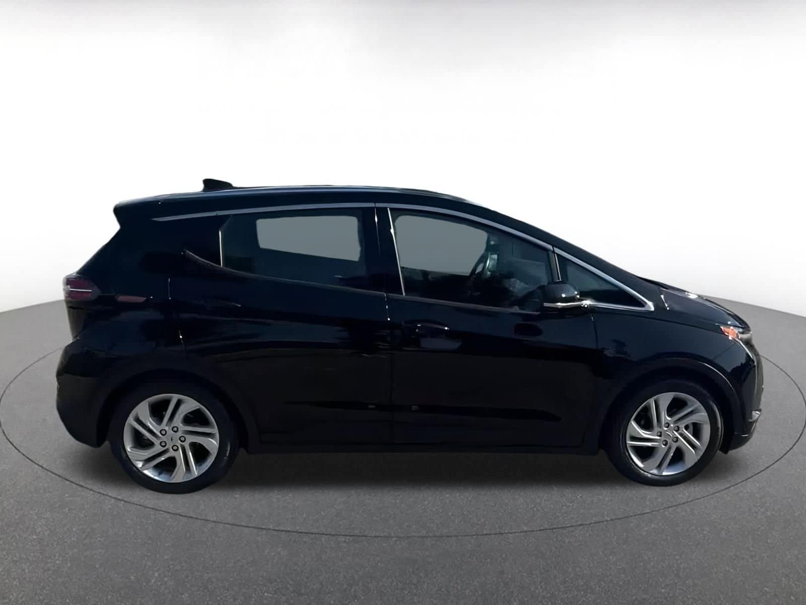 Thumbnail: 2023 Chevrolet Bolt EV - 15