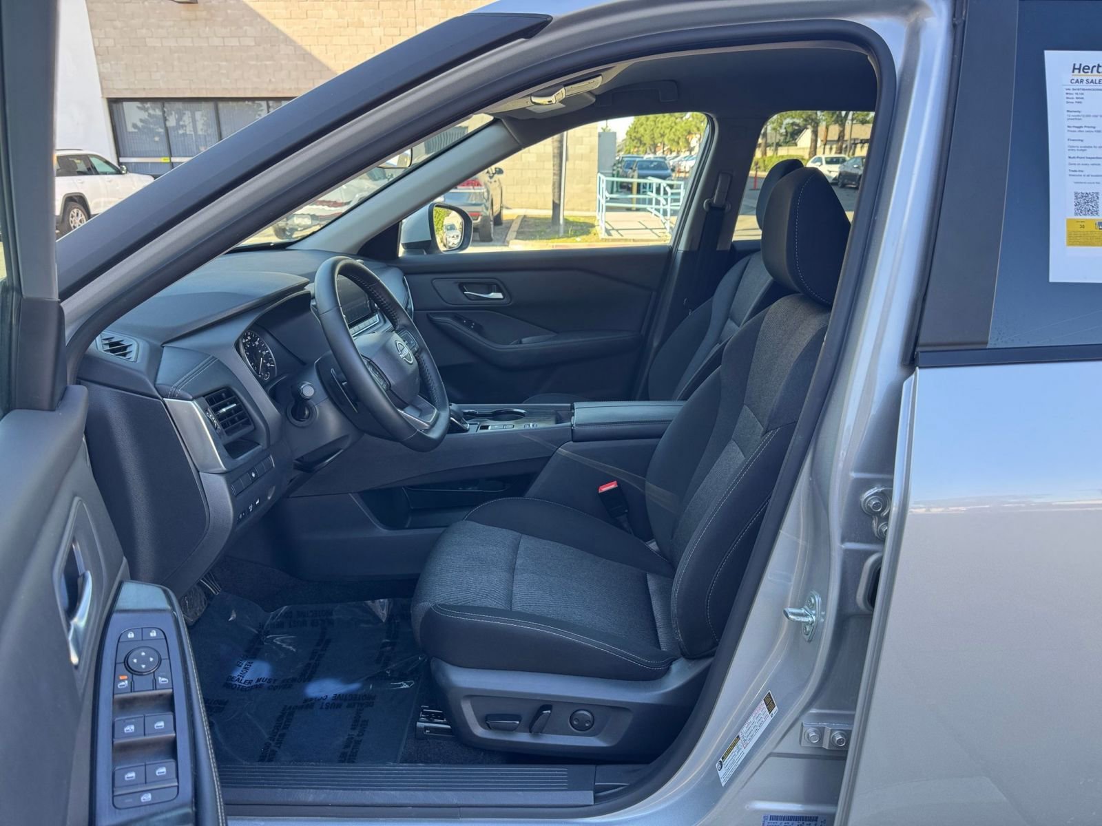 Thumbnail: 2025 Nissan Rogue - 28