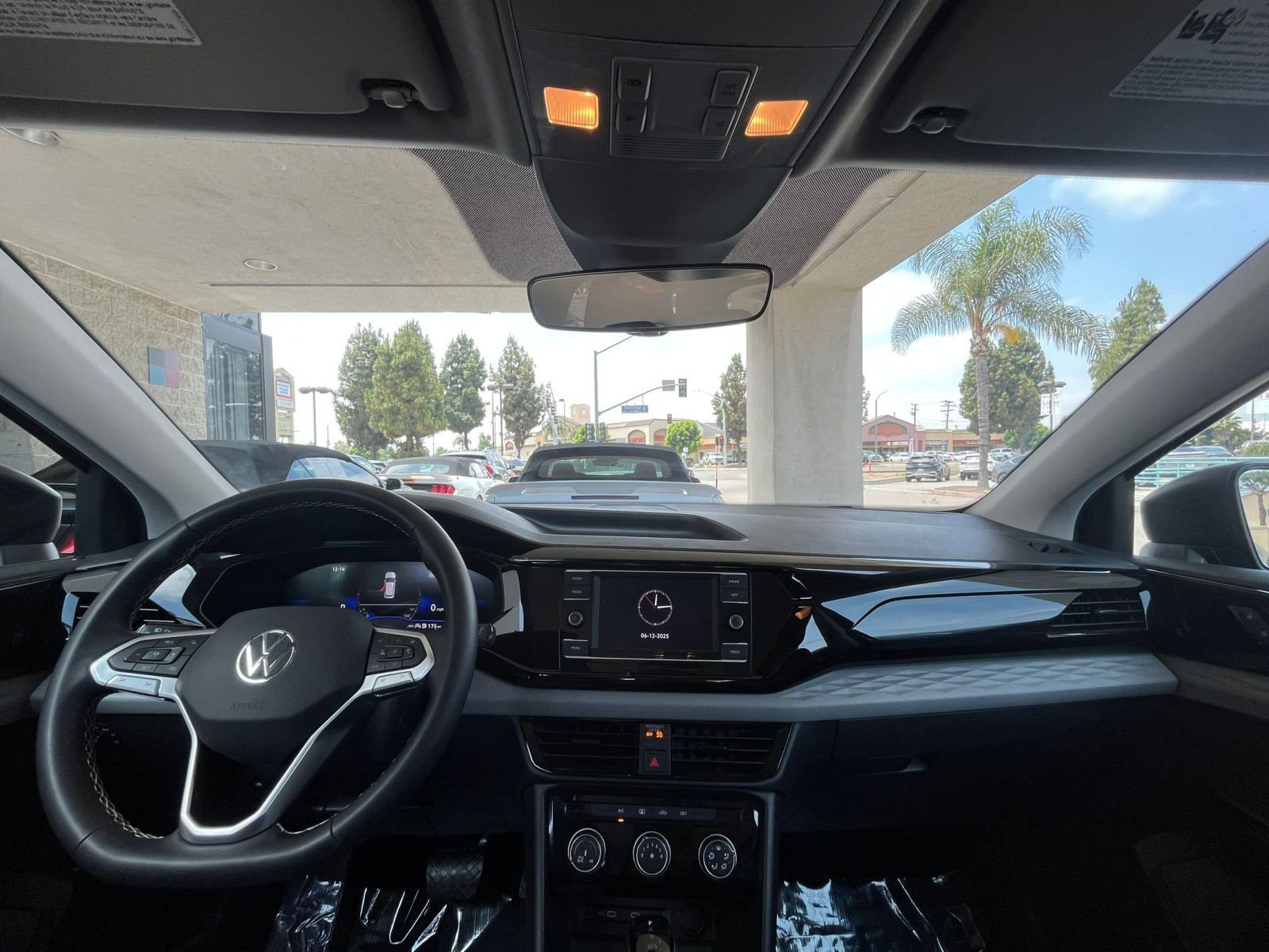 2024 Volkswagen Taos S 33