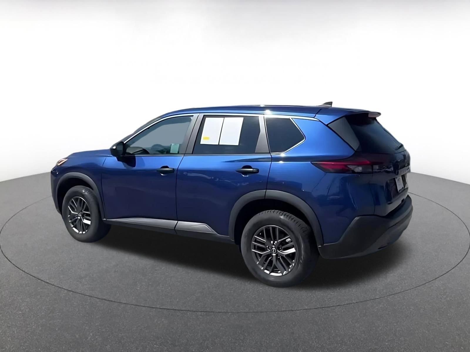 Thumbnail: 2023 Nissan Rogue - 10