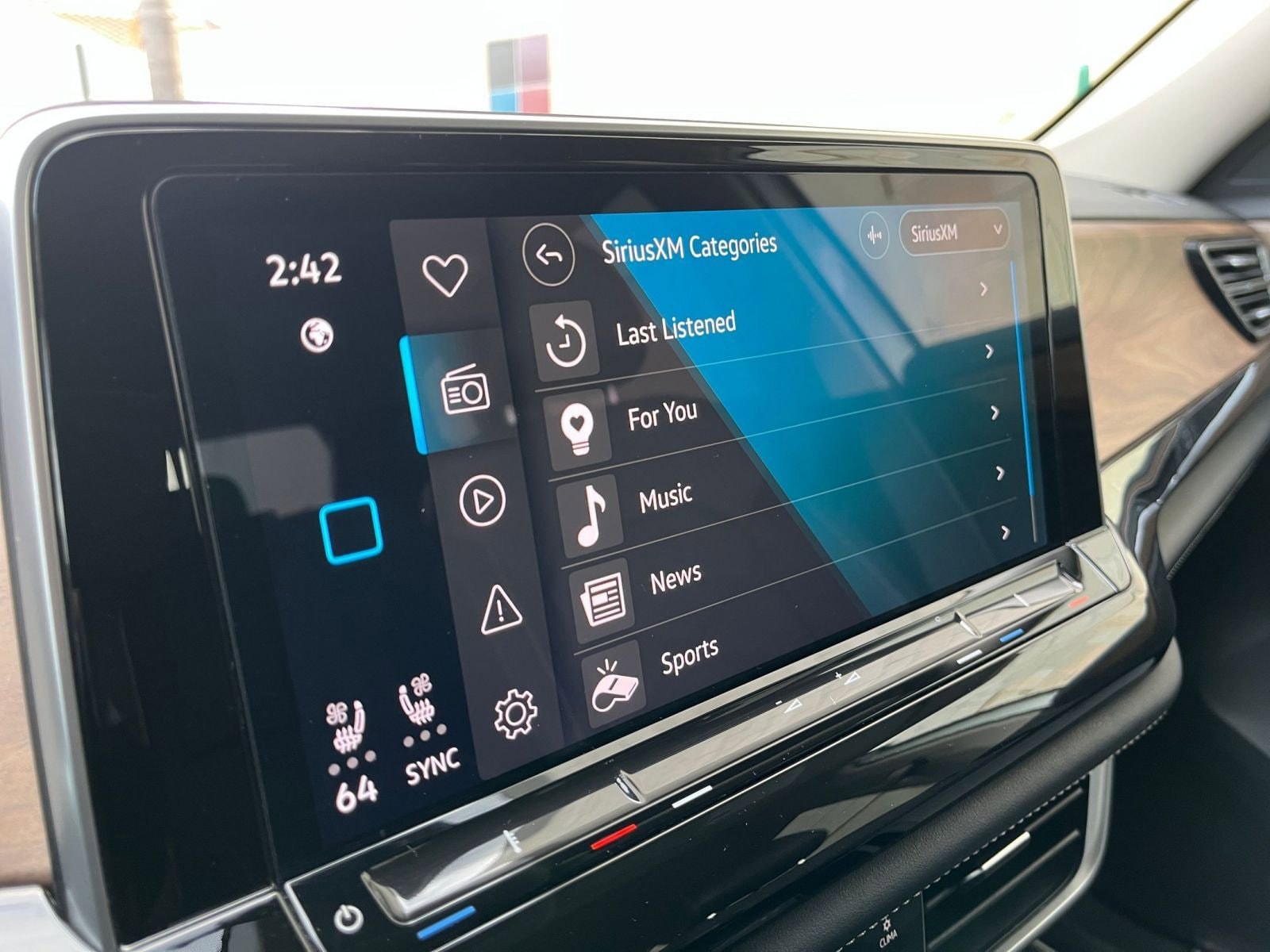 Thumbnail: 2025 Volkswagen Atlas - 21