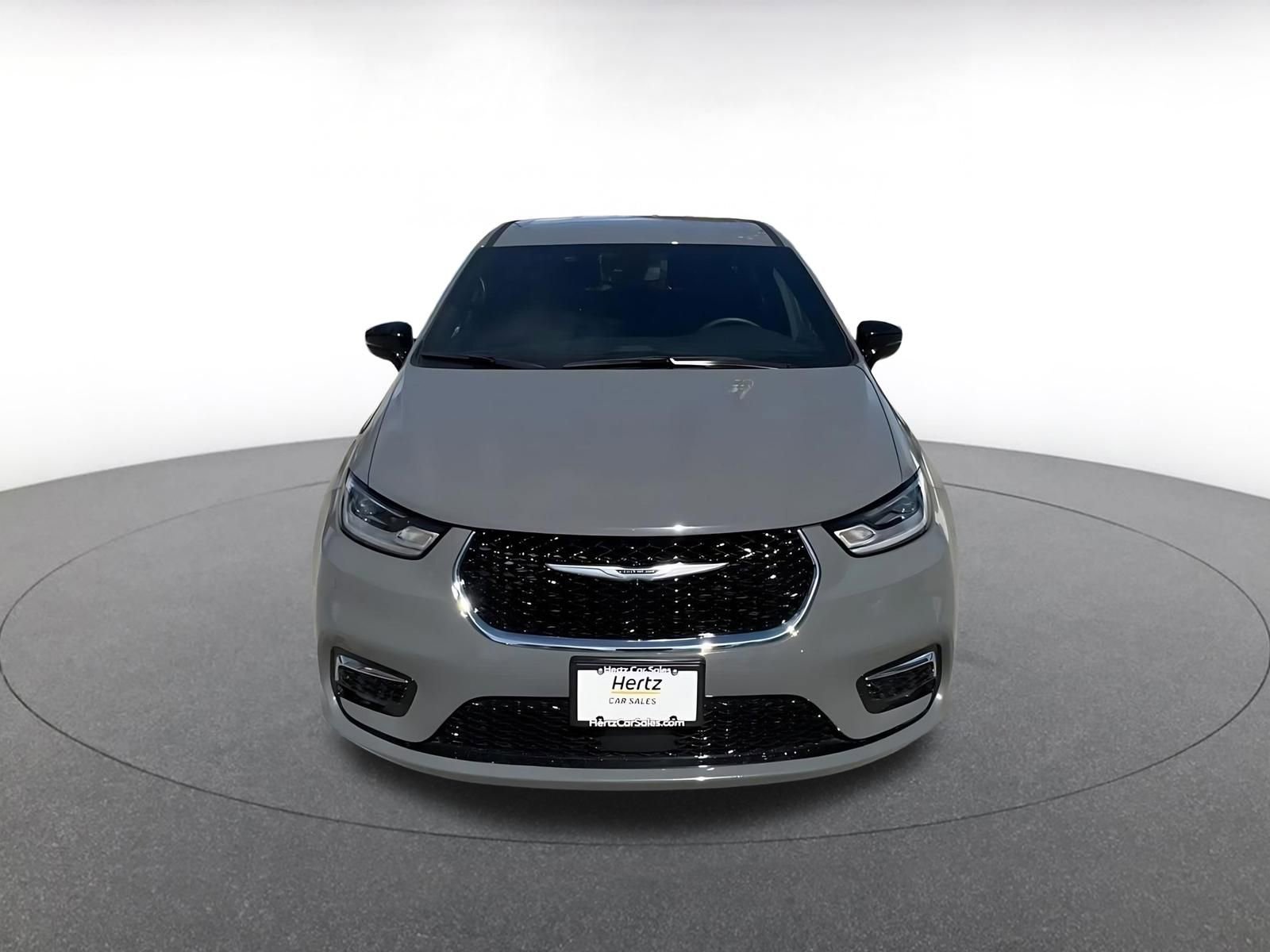 Thumbnail: 2025 Chrysler Pacifica - 4