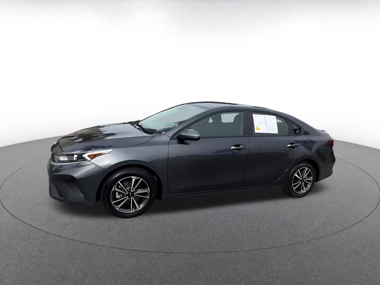 Thumbnail: 2023 Kia Forte - 8