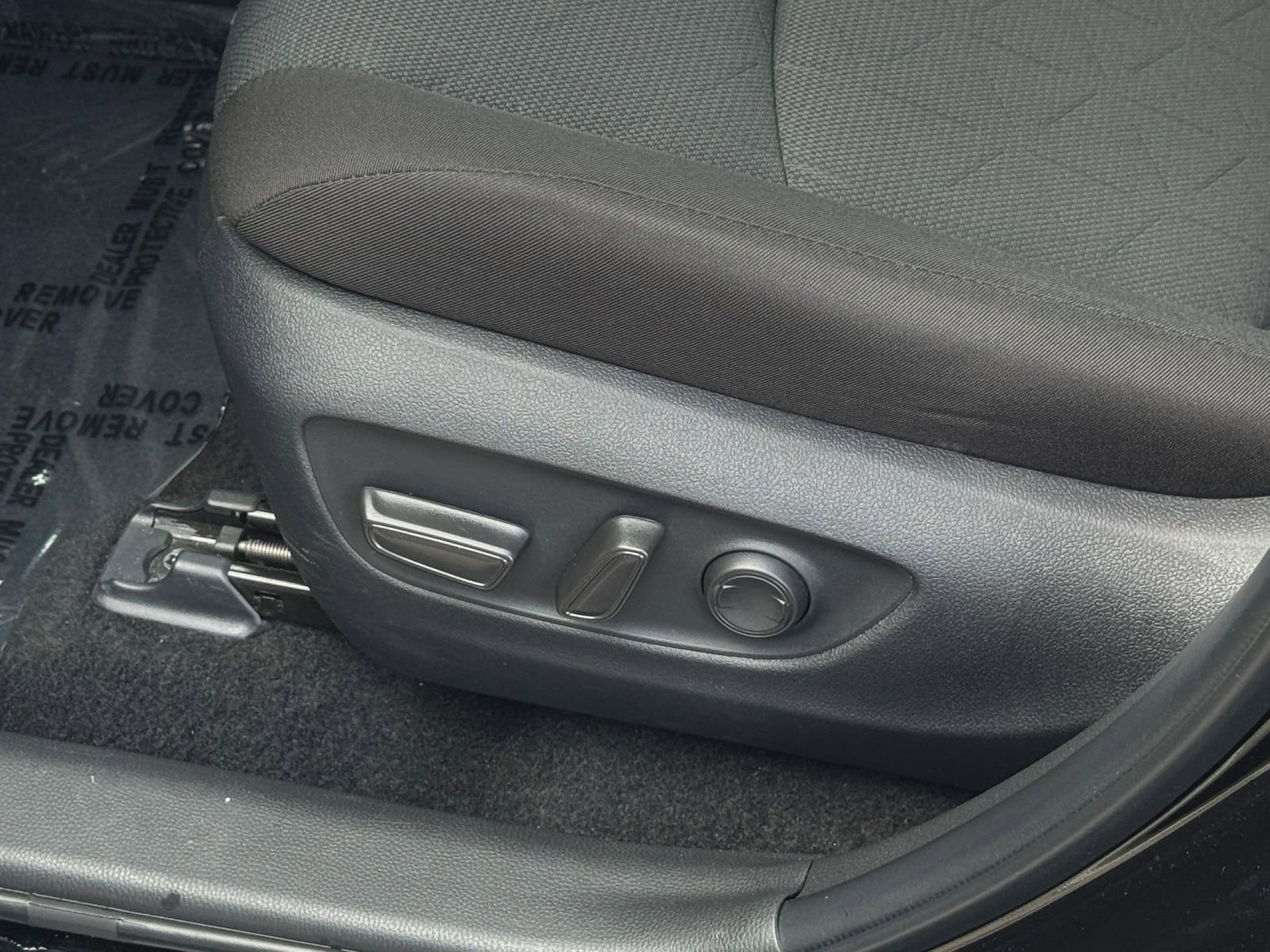 Thumbnail: 2025 Toyota RAV4 - 23