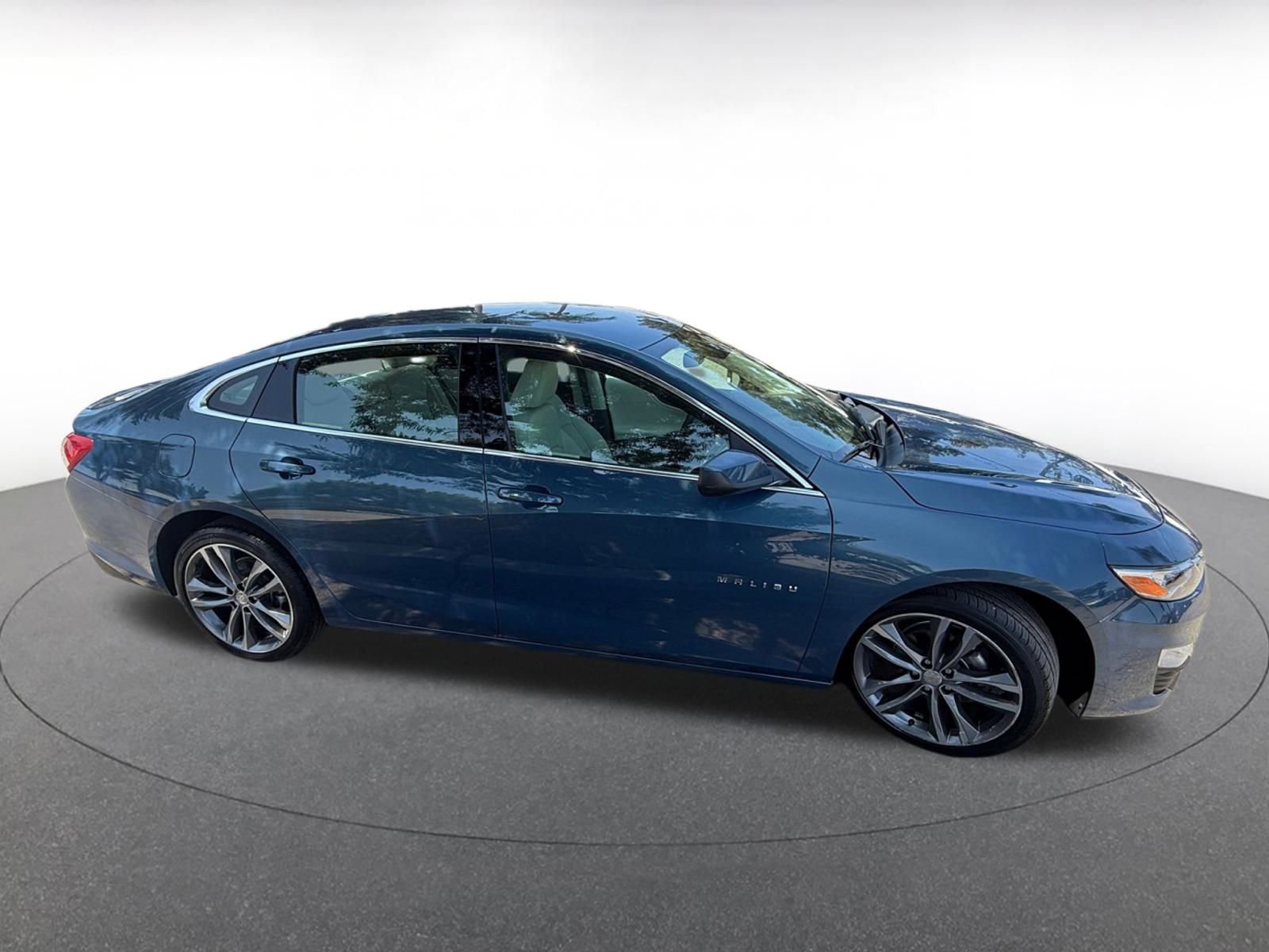 Thumbnail: 2024 Chevrolet Malibu - 12