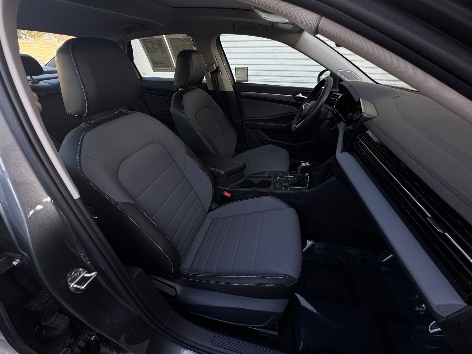 Thumbnail: 2025 Volkswagen Jetta - 35