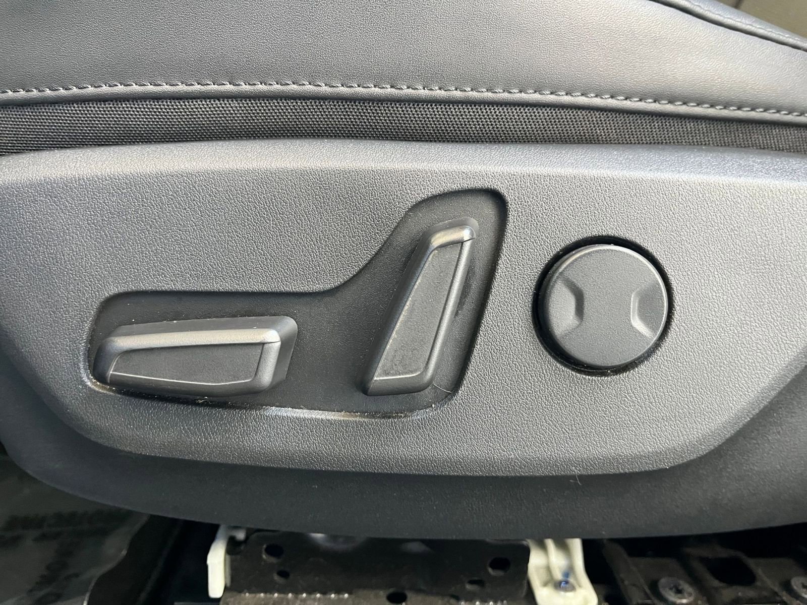 Thumbnail: 2023 Kia Niro - 27