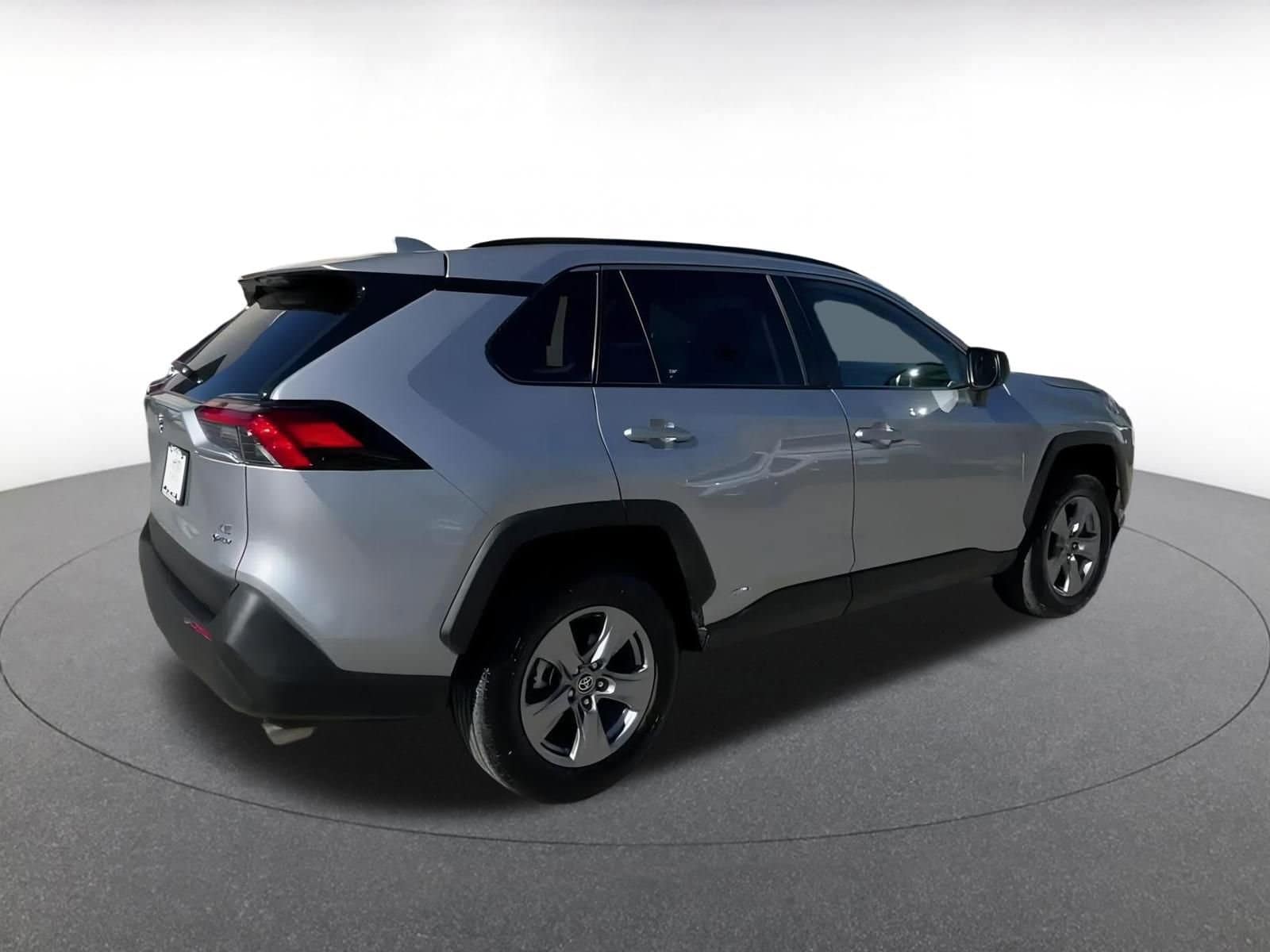 Thumbnail: 2025 Toyota RAV4 - 15