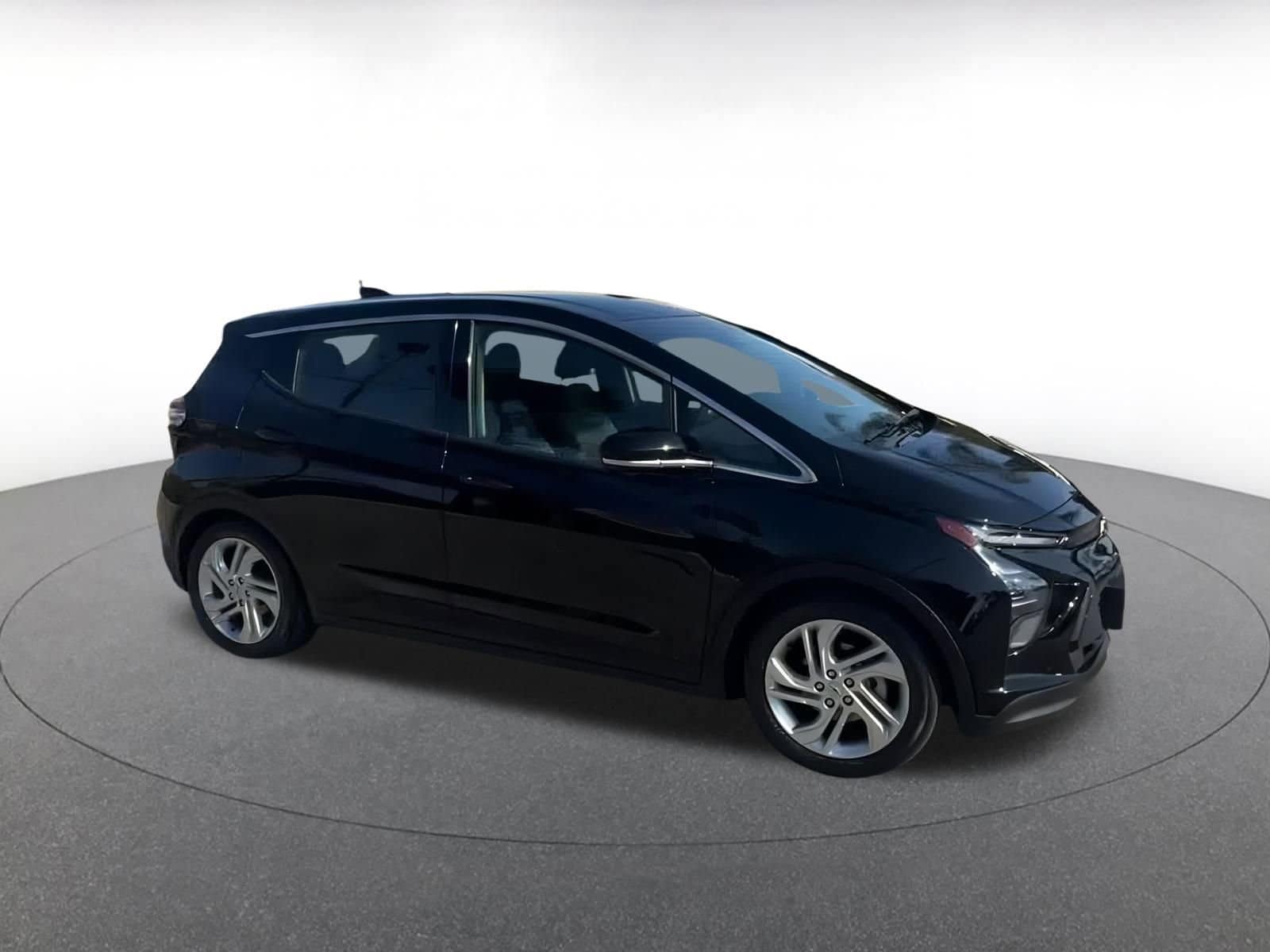 Thumbnail: 2023 Chevrolet Bolt EV - 2