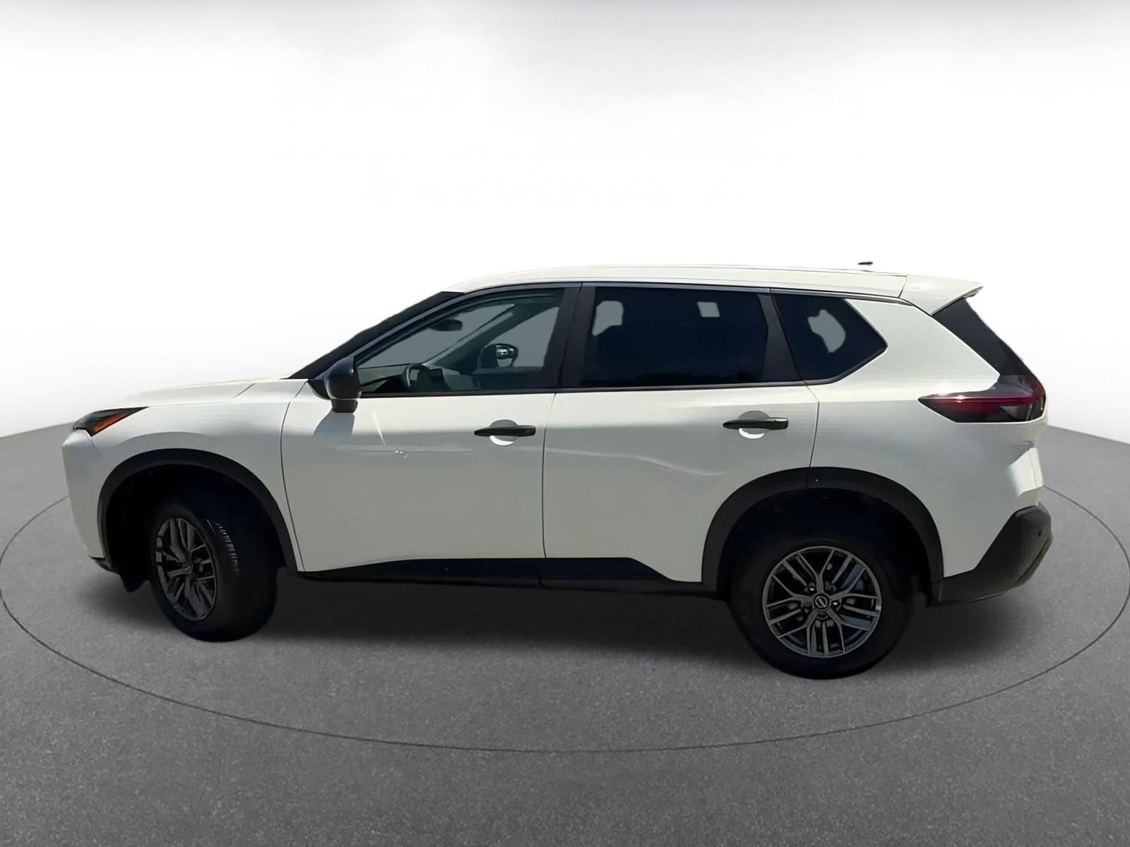 Thumbnail: 2023 Nissan Rogue - 10