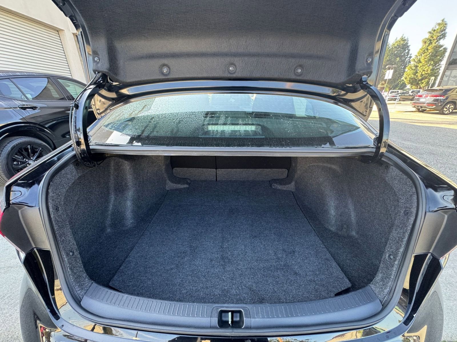 Thumbnail: 2025 Toyota Corolla - 30