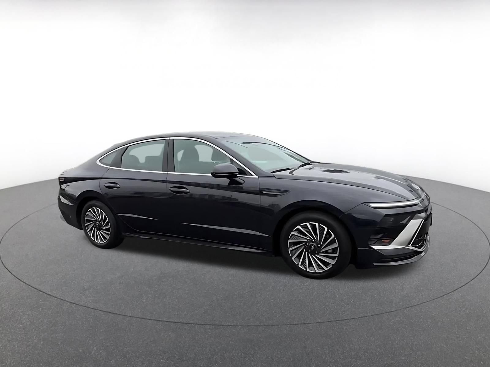 Thumbnail: 2025 Hyundai Sonata - 2