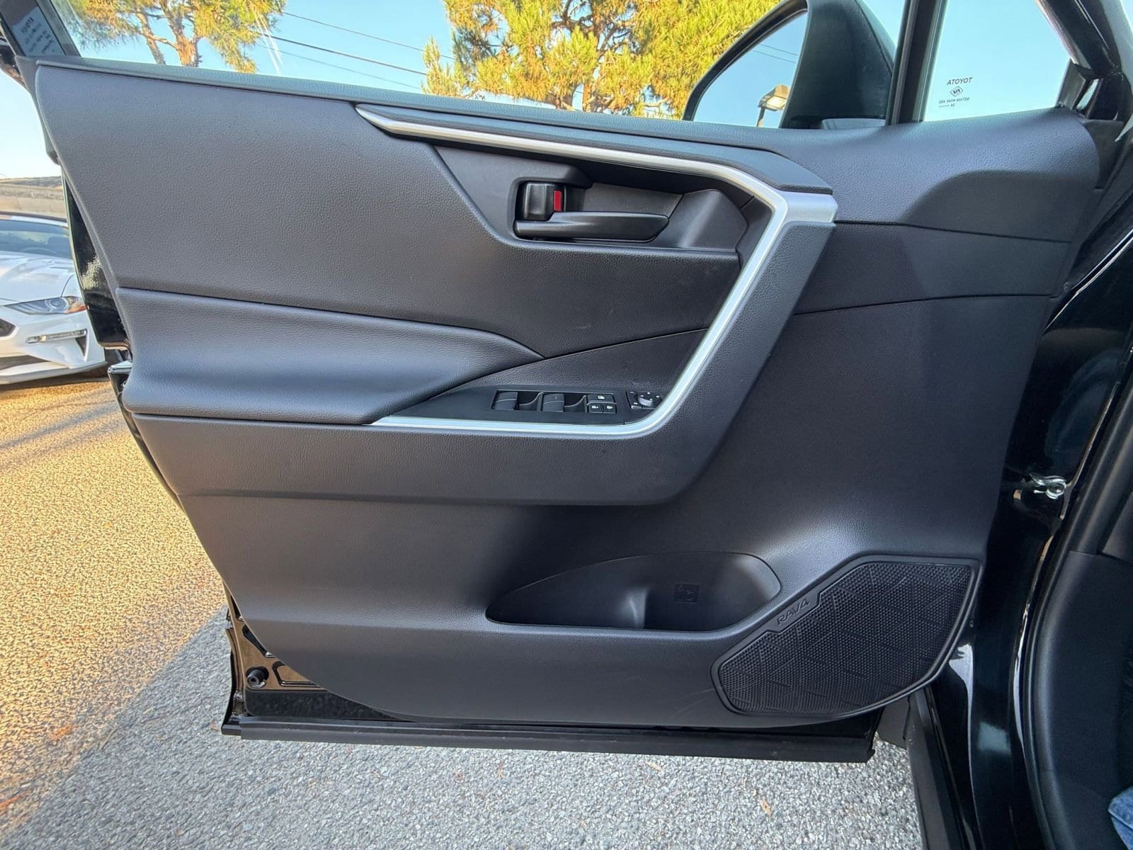 Thumbnail: 2025 Toyota RAV4 - 20