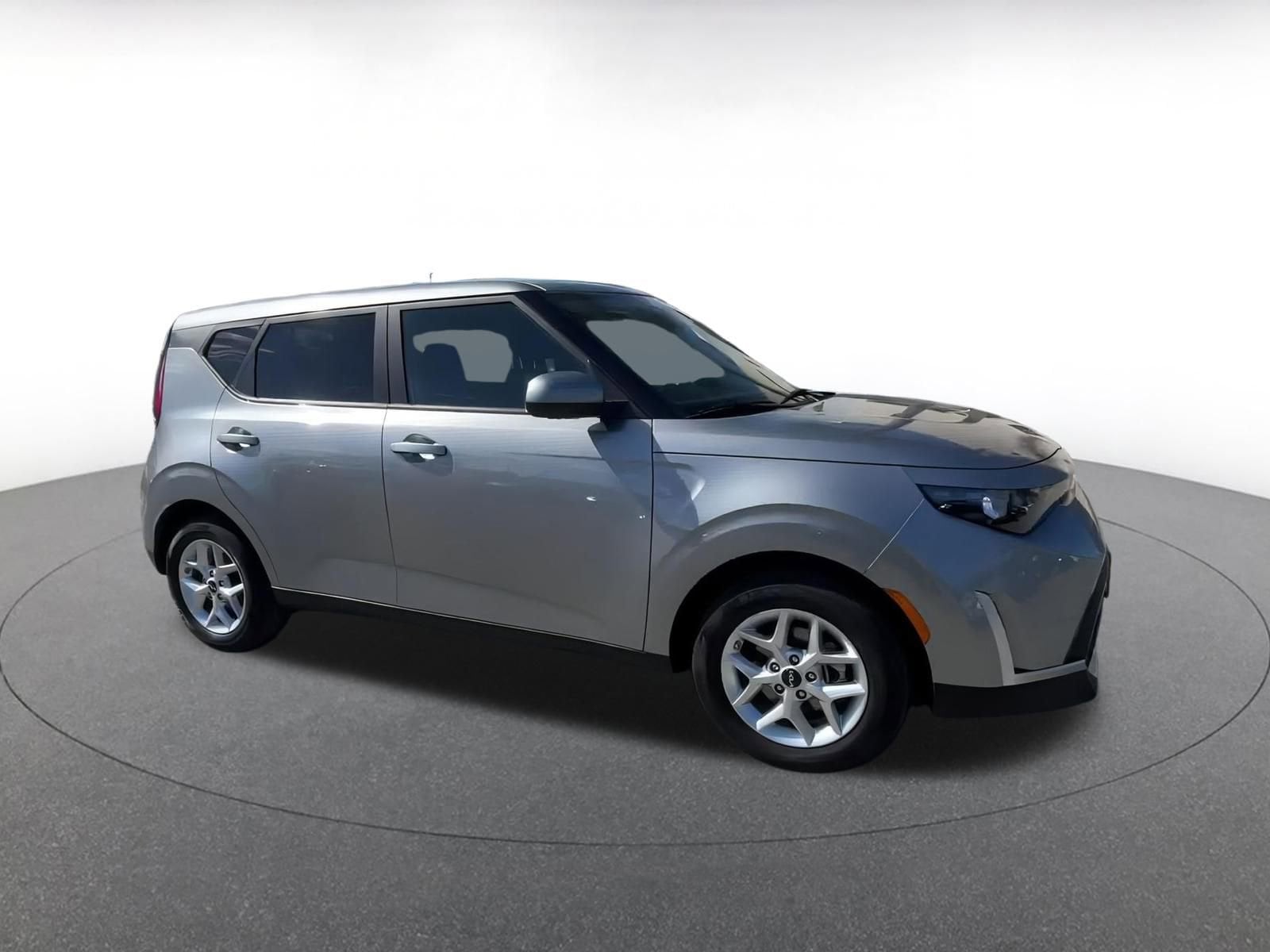 2024 Kia Soul LX 2
