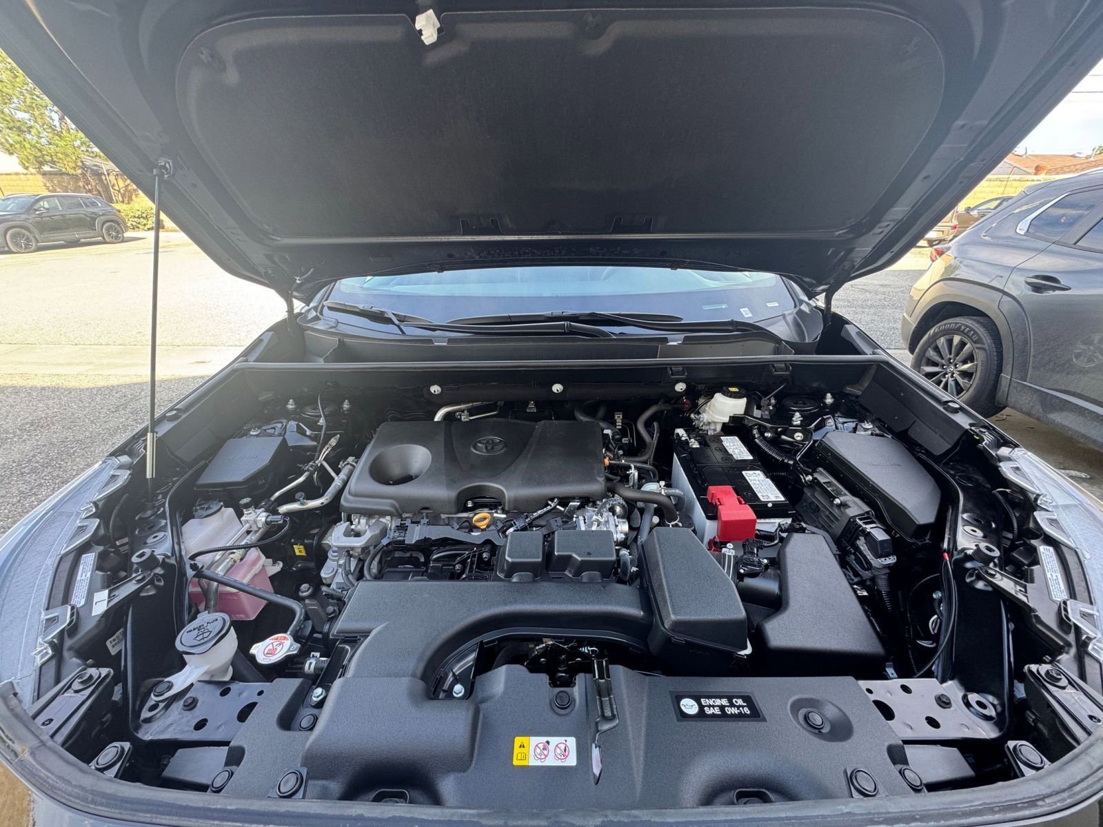 Thumbnail: 2025 Toyota RAV4 - 32